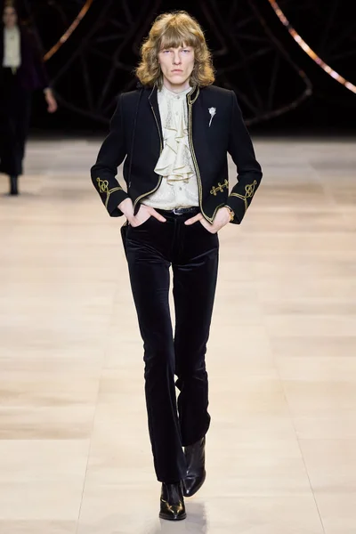 Look 39